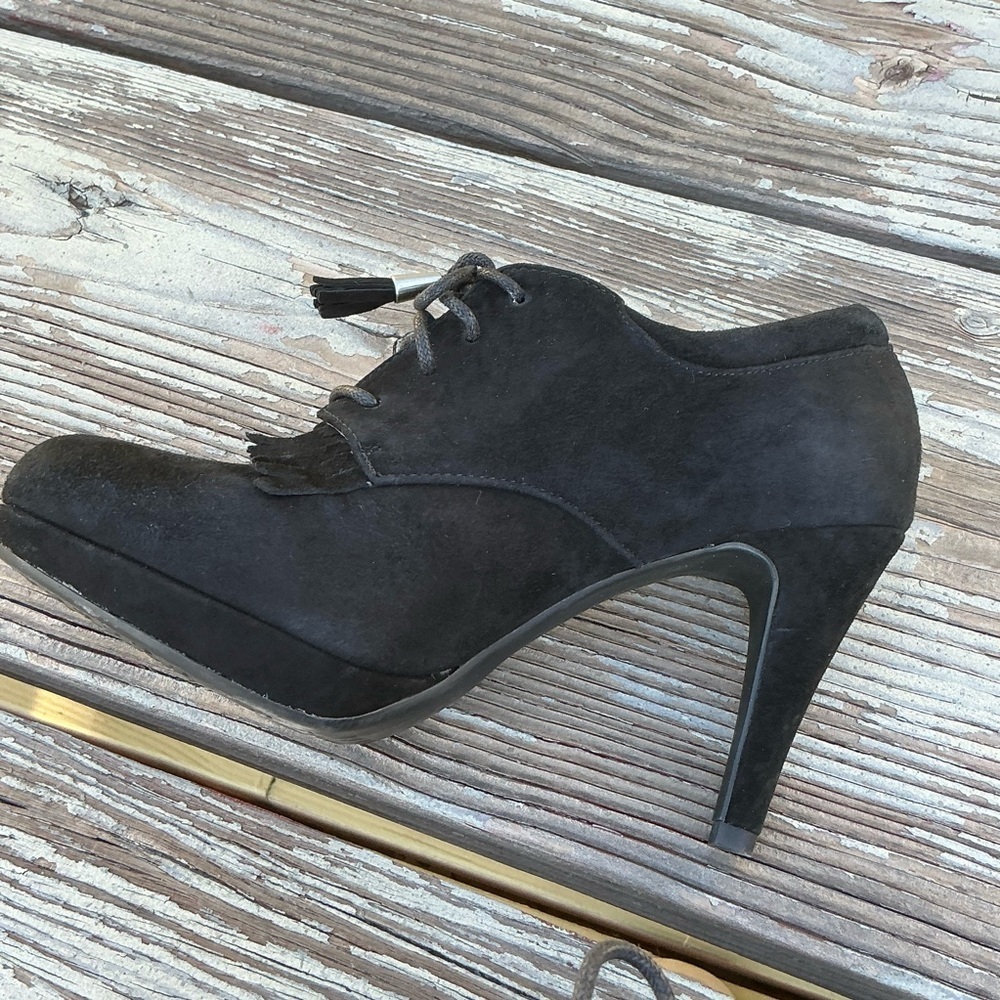 ADRIENNE VITTADINI BLACK SUEDE LEATHR PUMPS MULES OXFORD HEEL FRINGE TASSELS - Picture 5 of 9